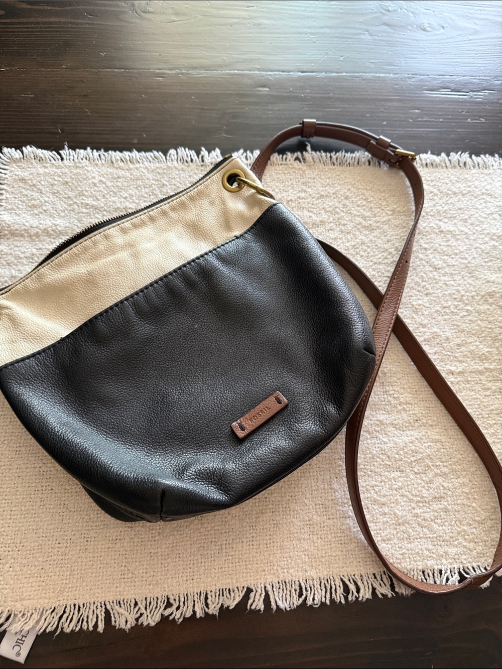FOSSIL Genuine Leather Crossbody Bag